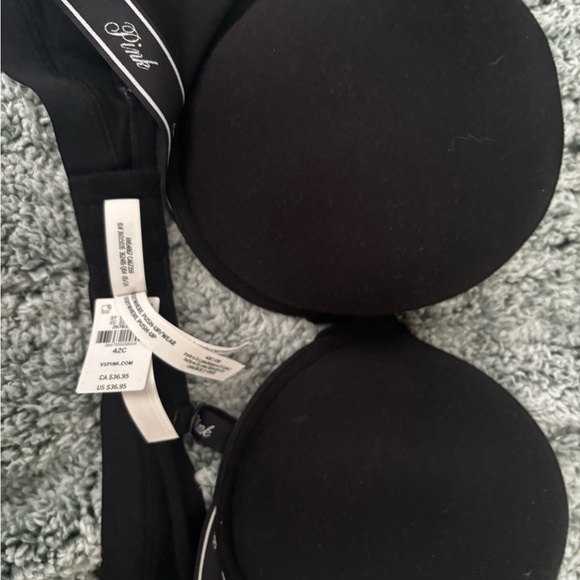 VS/Pink Bras - Picture 5 of 15